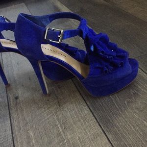 8.5 Gianni Bini Platform High Heel